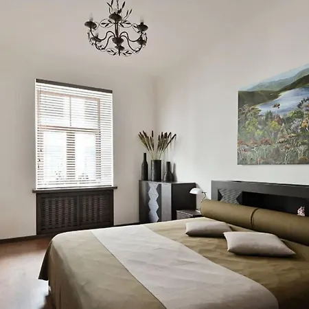 The Center Hearth & Balcony Getaway Appartement *